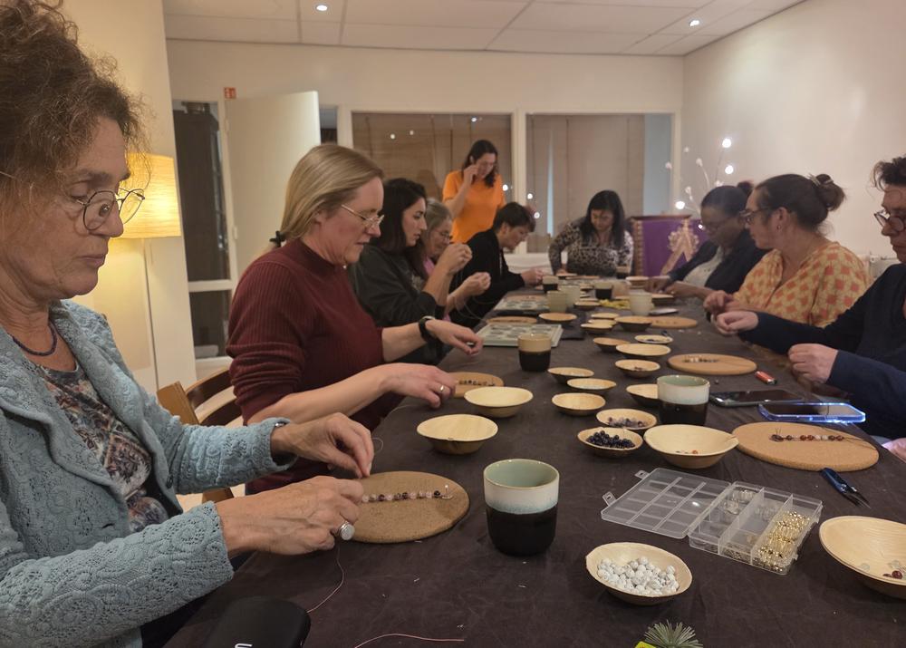 Terugblik: Edelstenen armband maken